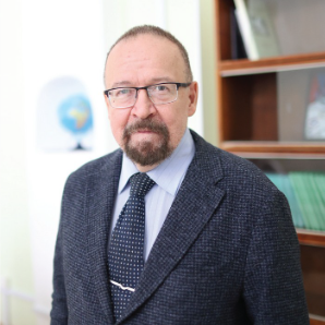 Portrait of Guest Editor Leonid Churilov
